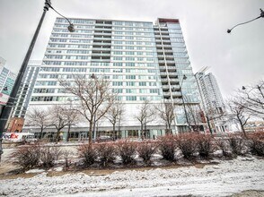 Building Photo - 659 W Randolph St