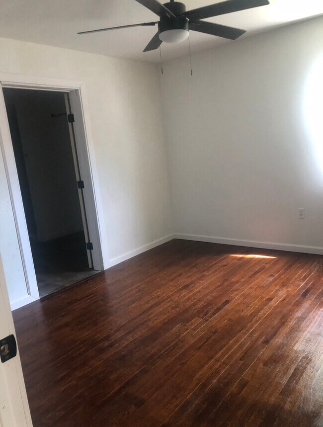 Foto del edificio - 1314 Burleson St