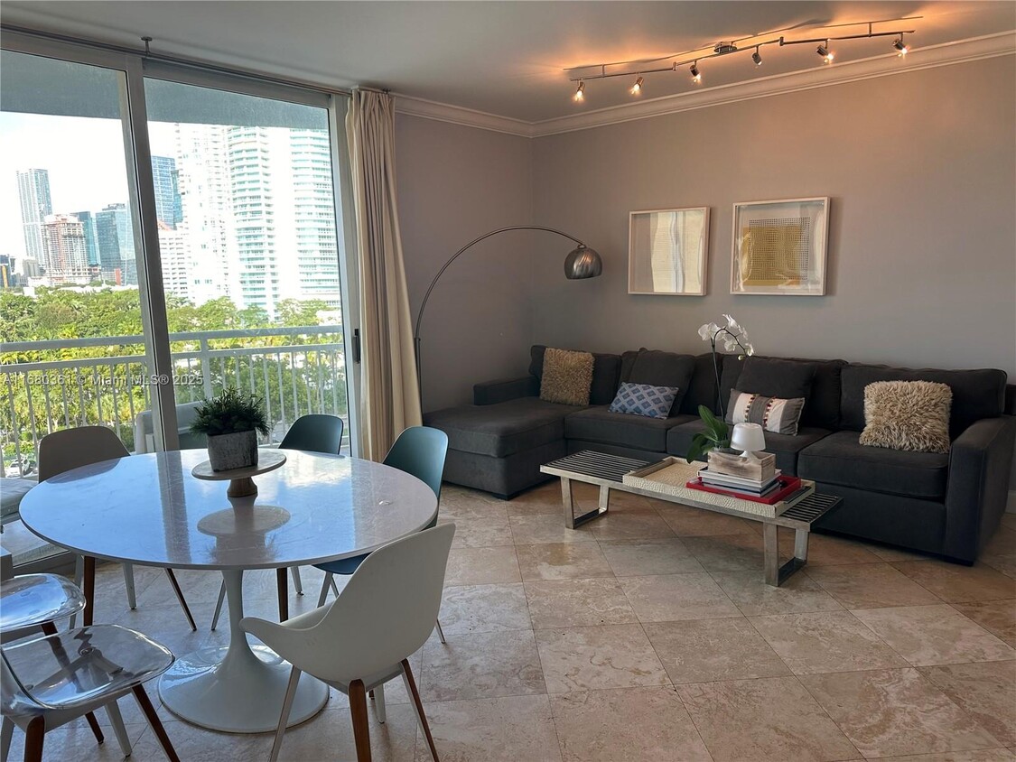 Foto principal - 2475 Brickell Ave