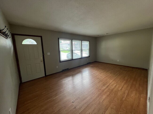 Foto del edificio - 3 Bedroom 2 Bathroom Iowa City Home!
