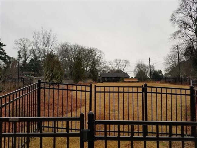 Building Photo - 240 Walker Ave