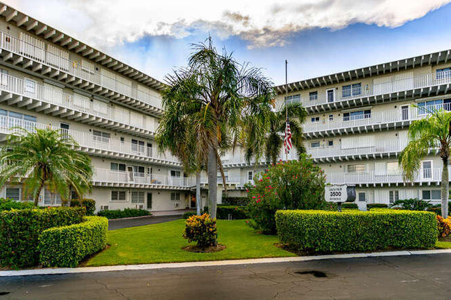 Foto del edificio - 3500 S Ocean Blvd