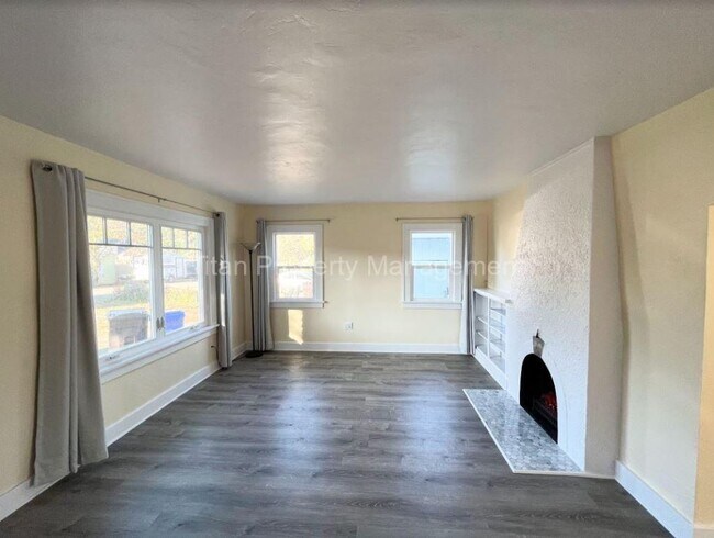 Building Photo - 1030 SE 184th Ave