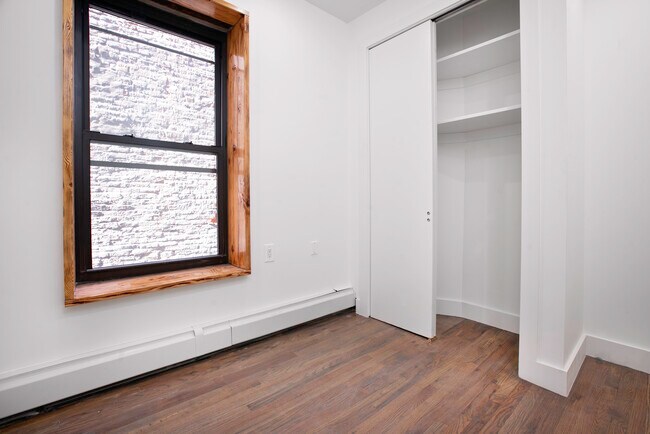 Building Photo - 171 E 105th St