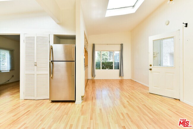 Foto del edificio - 420 Altair Pl