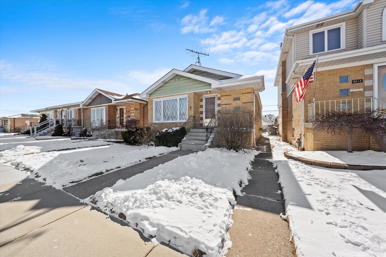 Building Photo - 6511 W 63rd Pl