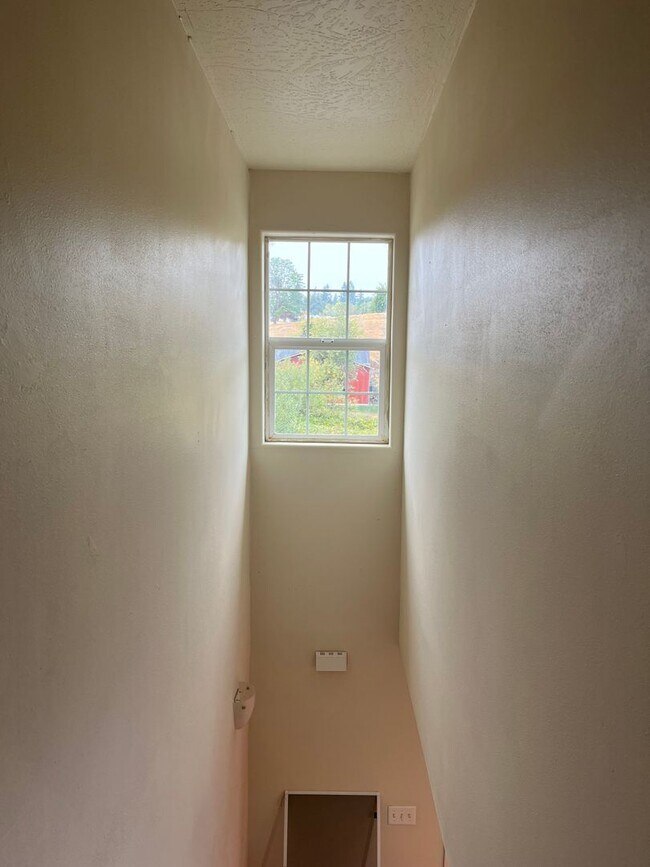 Foto del edificio - Townhouse style duplex in Lowell