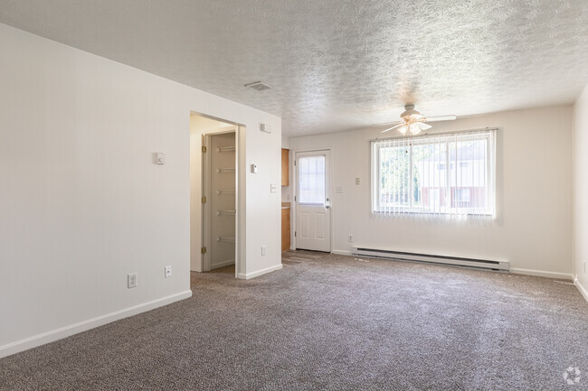 Ash-Lower - 1BR, 1BA - 660SF - Broadmoor Apartments