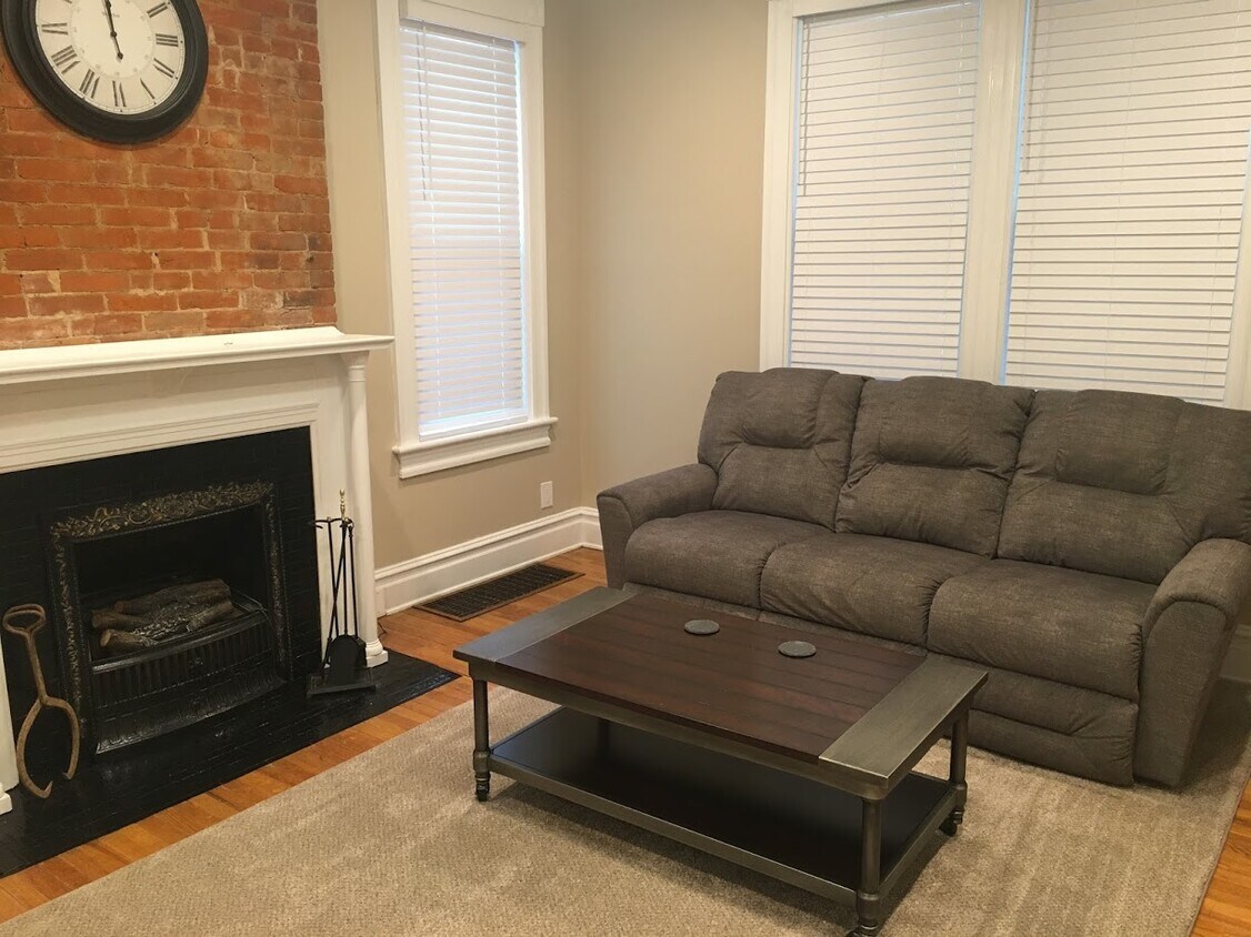 living room - 128 Walnut St