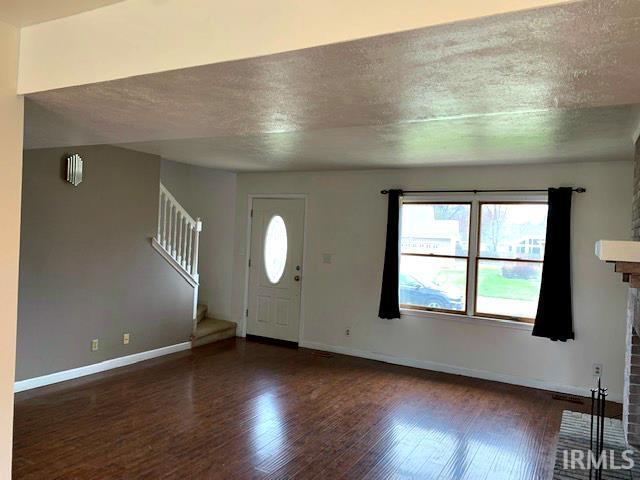 Building Photo - 545 Brookview Dr