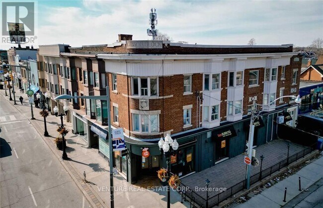 Photo du bâtiment - 1228 St Clair Ave W