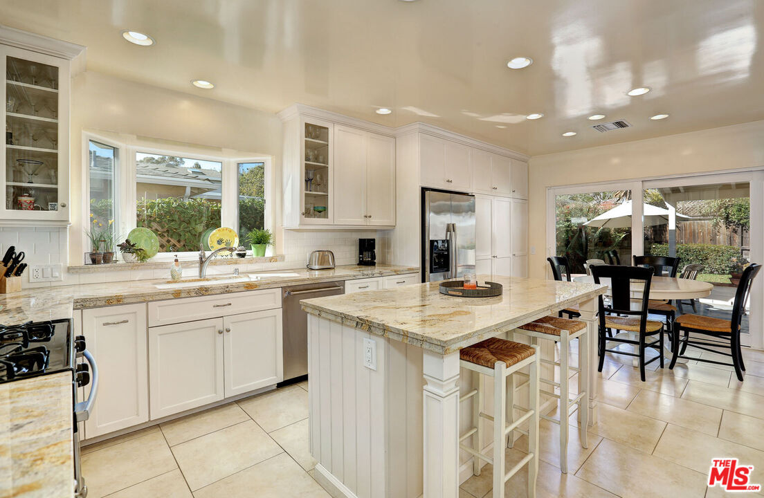 Foto principal - 11325 Elderwood St