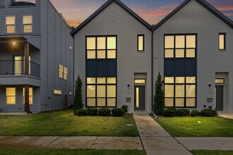 Building Photo - 3134 Wayside Ave