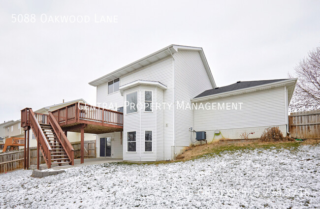 Foto del edificio - 5088 Oakwood Ln