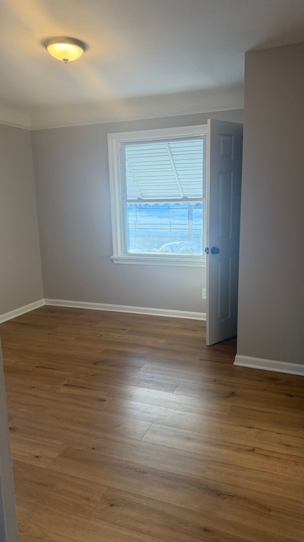 Foto del edificio - 3 bd 1.5 bath downtown Willoughby