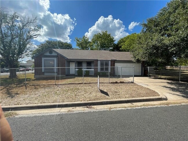 Building Photo - 2406 Patsy Pkwy