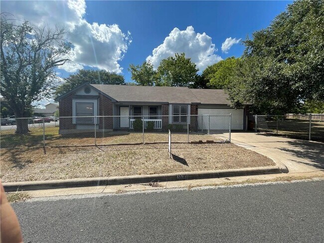 Foto del edificio - 2406 Patsy Pkwy
