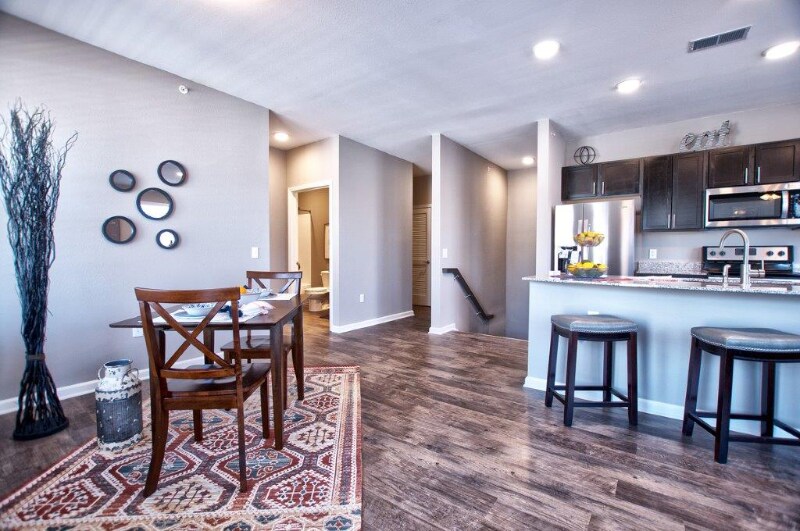 Foto principal - 1375 Park 33 Blvd