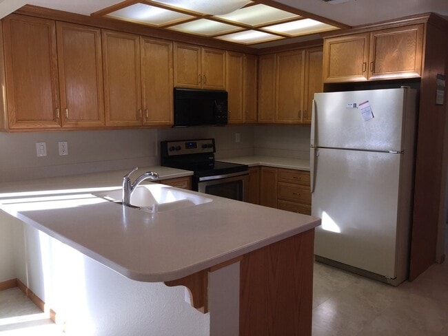 Building Photo - Clean Large 4 Bedroom 2 Bathroom Home For Rent - Section 8 Vouchers Accepted.