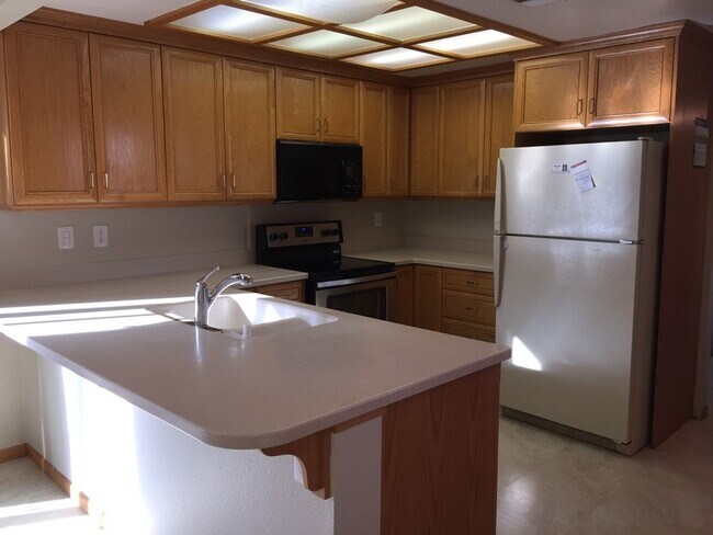 Foto del edificio - Clean Large 4 Bedroom 2 Bathroom Home For Rent - Section 8 Vouchers Accepted.