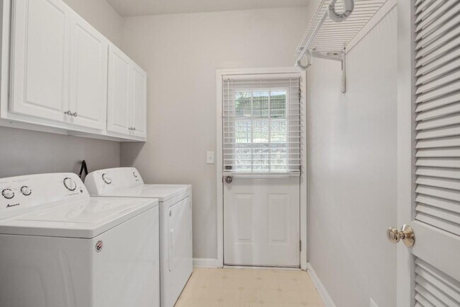 Foto del edificio - 3563 Views Trce