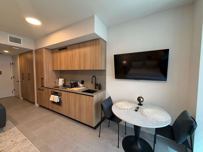 Foto del edificio - 121 NE 5th St