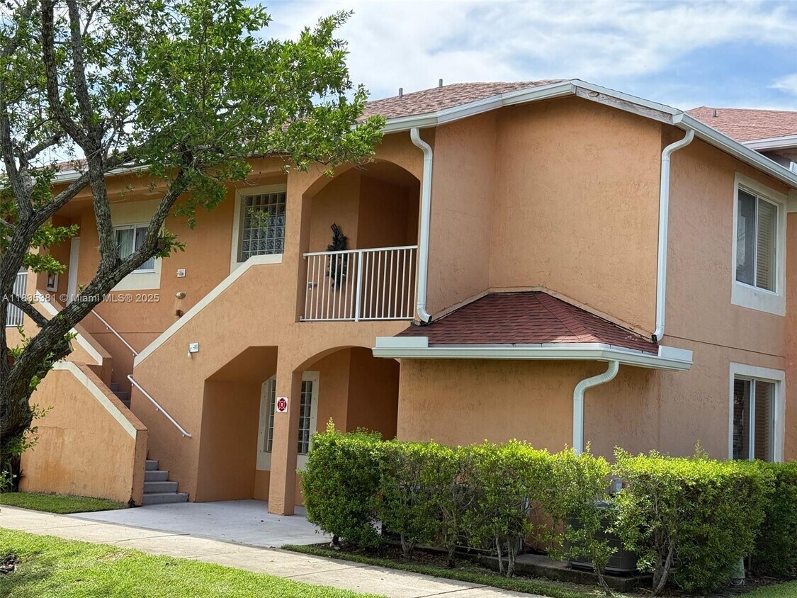 Foto principal - 6976 SW 39th St