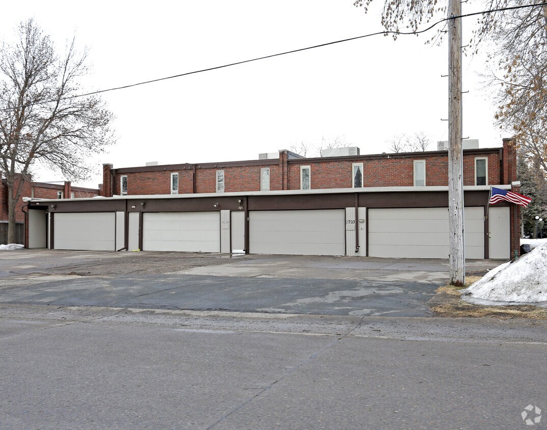Foto del edificio - 3701-3707 Foss Rd