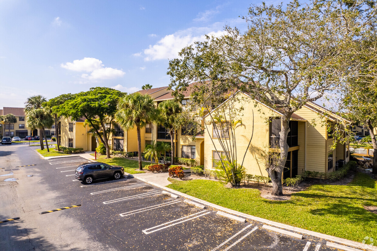 Boynton Landing Condominiums - Apartments in Boynton Beach, FL ...