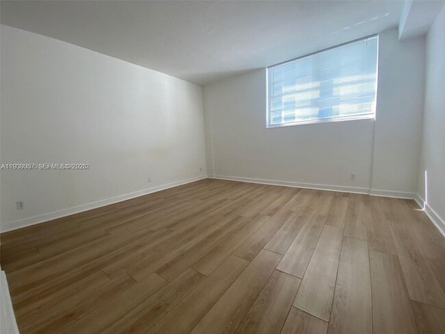 Building Photo - 3001 S Ocean Dr