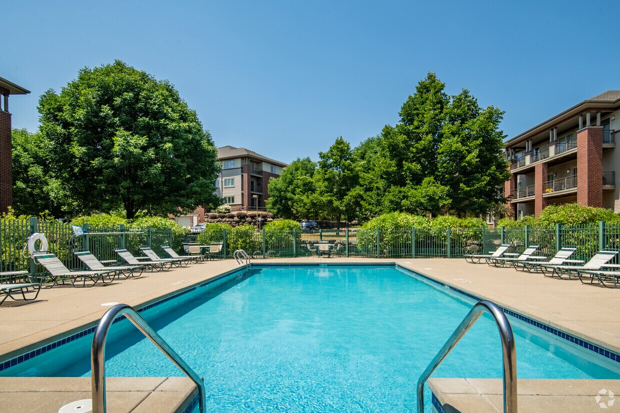 Foto principal - Prairie Crest Apartments