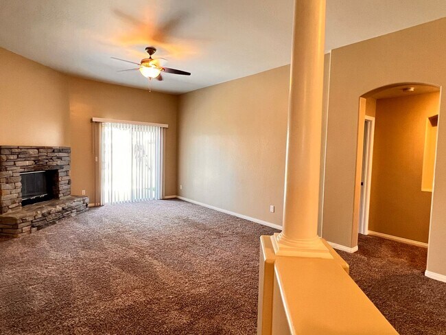 Foto del edificio - SOUTHWEST BAKERSFIELD- POOL