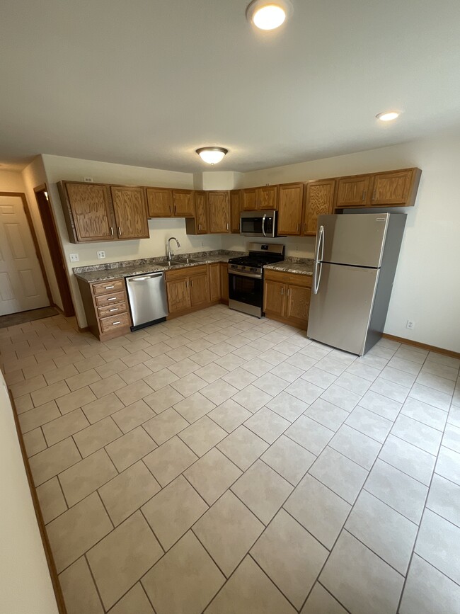 Building Photo - 1265 Winans Ave