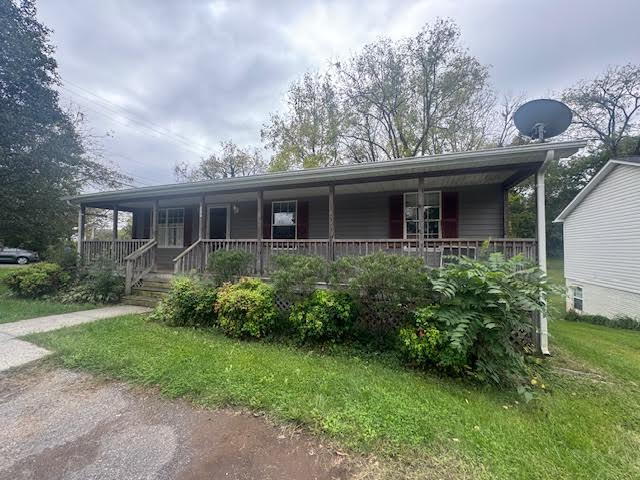 Foto principal - "Charming 3-Bedroom Retreat with 2 Full Baths in Front Royal – Perfect for Your Next Home!"