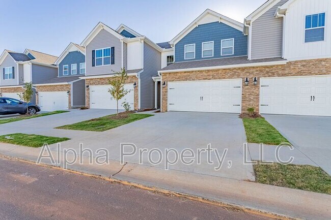 Building Photo - 540 Yellow Fox Rd