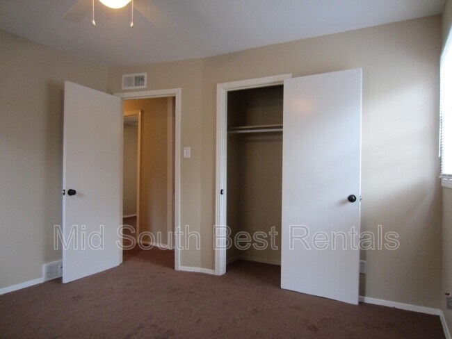 Building Photo - 3231 Aden St