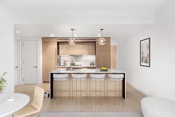 Foto principal - 215 W 28th St