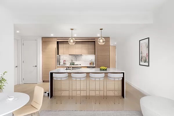 Primary Photo - 215 W 28th St