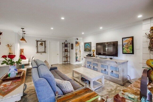 Foto del edificio - 2618 Torrey Pines Rd