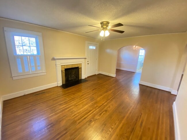 Building Photo - 2bed/1ba House off Union St S. of Downtown Concord close to McAllister Elementary
