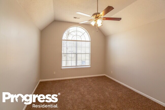Building Photo - 9807 Pigeon Roost Park Cir