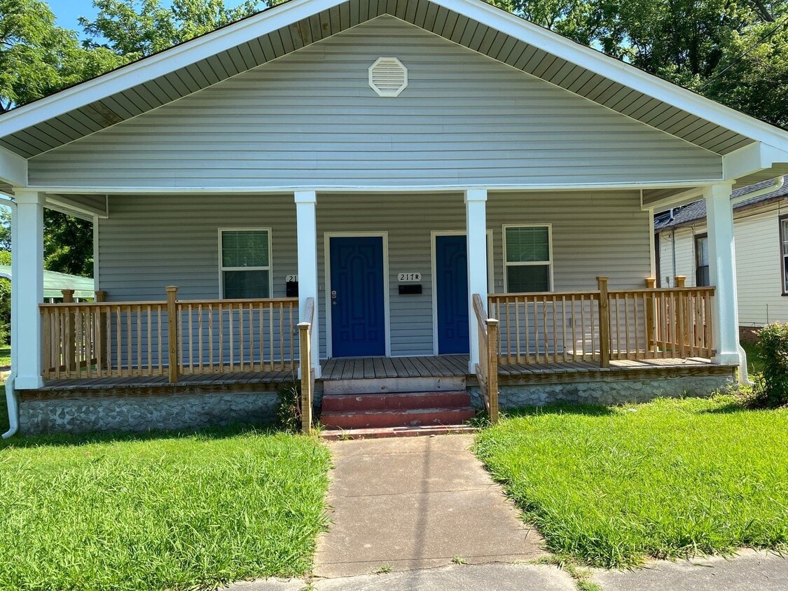 Primary Photo - 217 Walnut St