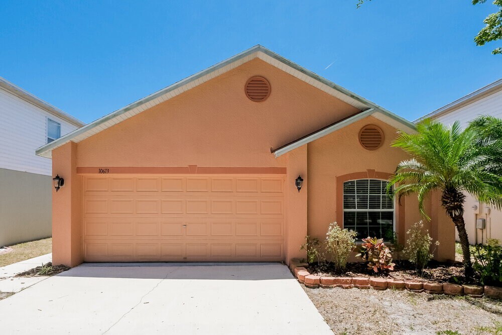 Primary Photo - 10613 Opus Dr