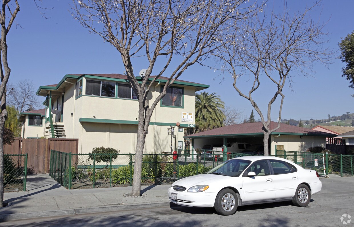 Building Photo - 240 Valle Vista Ave