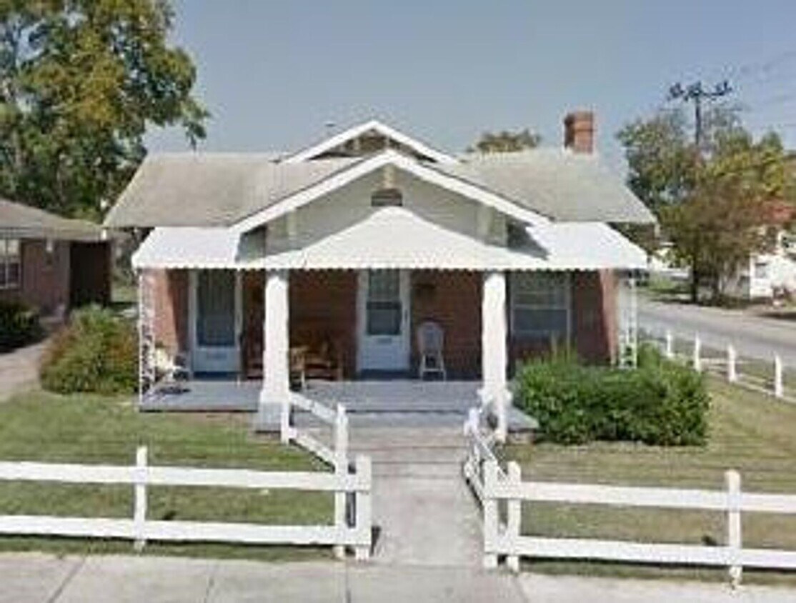 Primary Photo - SCHAUL STREET 2339 APT A-C