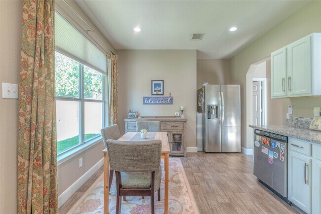 Foto del edificio - 22123 Holly Branch Dr