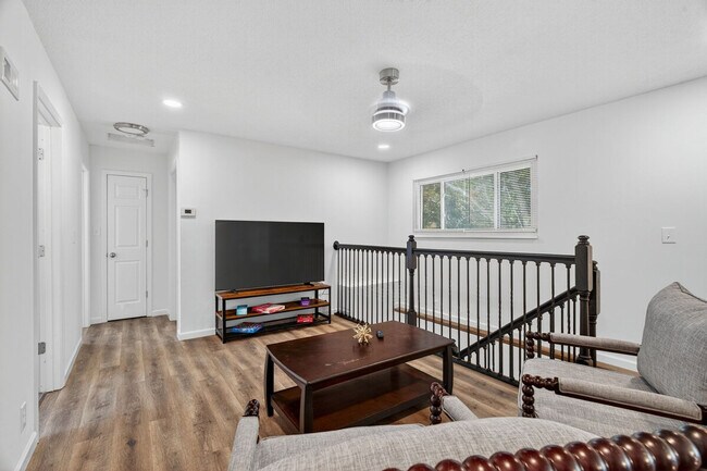 Foto del edificio - 2544 Spring Forest Rd