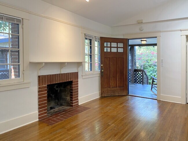 Building Photo - 686 S Grand Ave