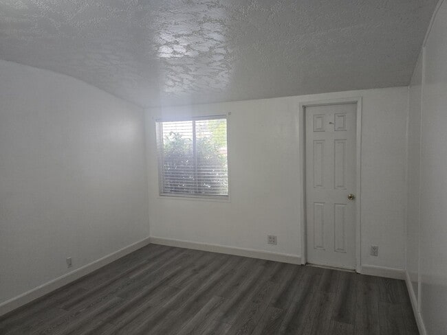 Foto del edificio - 10280 Western Ave