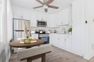 Building Photo - Gilmore  Apartments Van Nuys